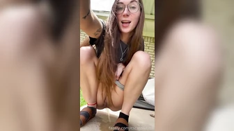itscassiebish - The bounce ? #pee #peeing #piss #pissing...