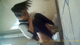 Toilet voyeur in China High-quality version
