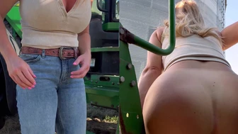 farmerali - Peeing in front of the tractor