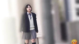 EE-485 01 Multi view toilet voyeur: high school girls with powerful pee streams