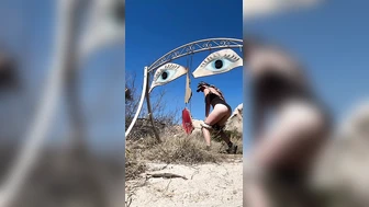 summerhayzz - isn't this sculpture amazing!?!