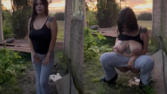 jazminvip - Peeing outside is what I like the most