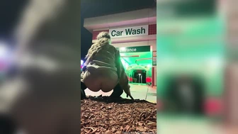summerhayzz - peeing at the car wash!!