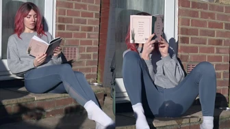 SophiesWetWorld - Nonchalant pee while reading