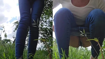 Waterbabe - Peeing in the bushes