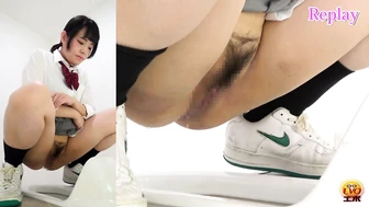 DLEE-398 07 Schoolgirls pissing on japanese style toilet M-shaped legs view bottom view
