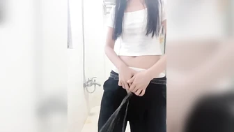 Girl Standing Piss