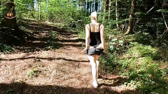 Lea_Kirsch - Piss fountain in the middle of the forest!