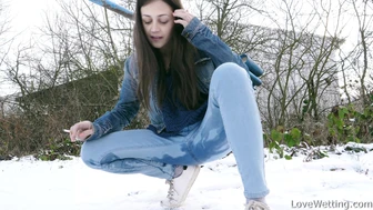 Lola Desire - Wetting Scene